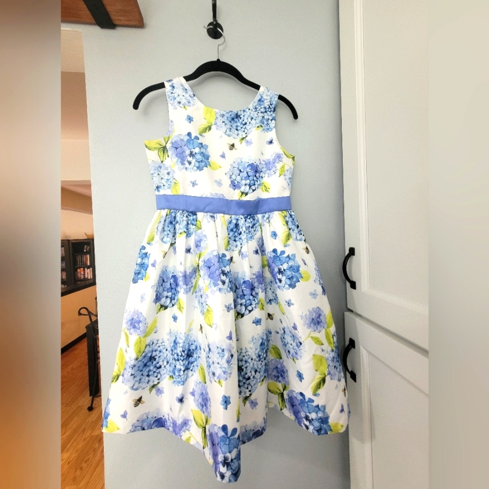 Girl's dress